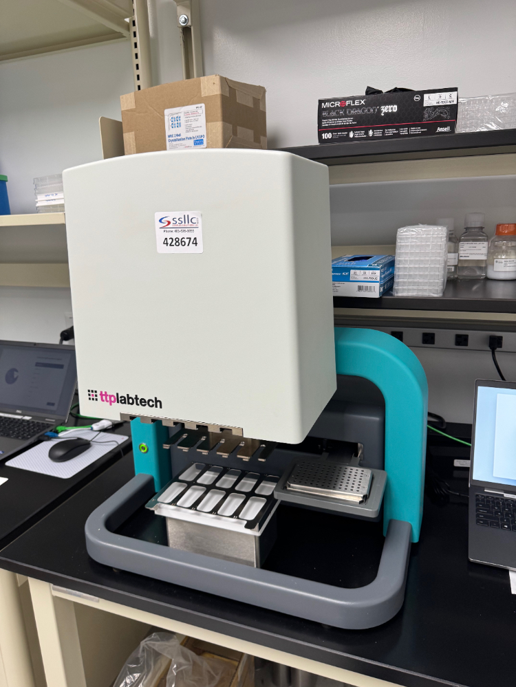 Image of ttplabtech Dragonfly Crystal Liquid Handler